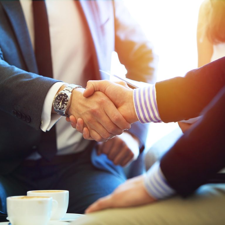 Business,People,Shaking,Hands,,Finishing,Up,A,Meeting